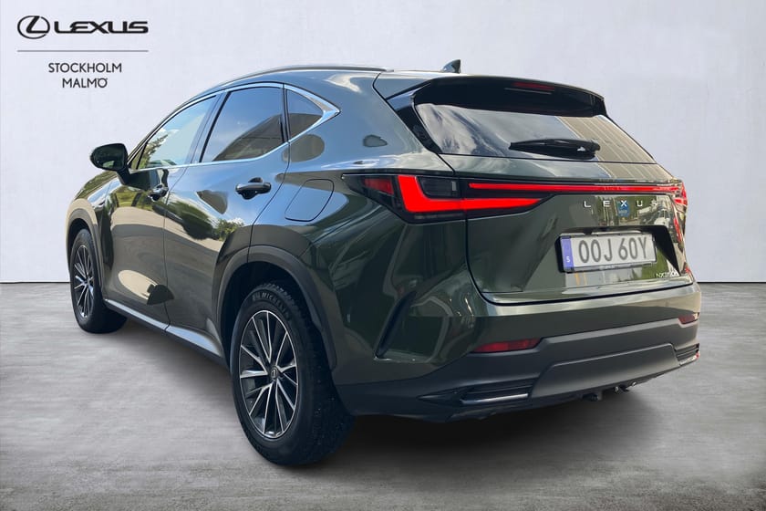 Bild 2 av Lexus NX 350h AWD Business Teknikpaket 242hk P-värm Drag Navi Keyless Backkamera