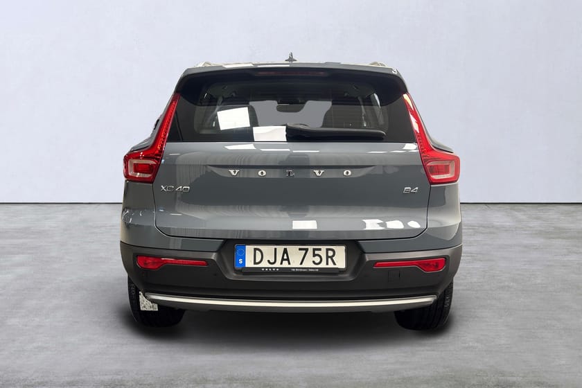 Bild 5 av Volvo XC40 B4 FWD Bensin Momentum Advanced Edt