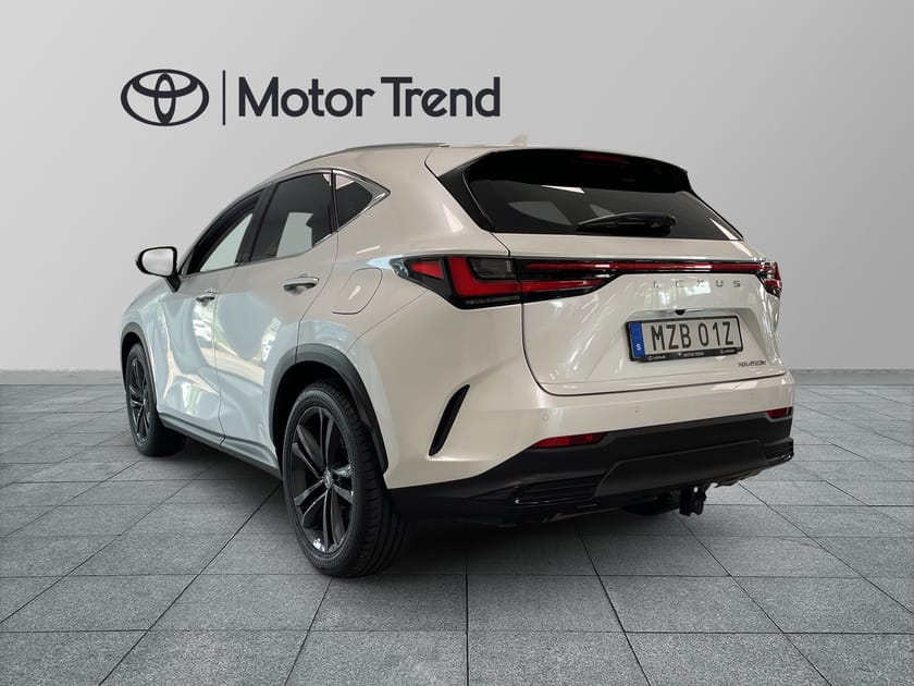 Bild 2 av Lexus NX 450h+ EXECUTIVE TEKNIKPAKET | 360*-KAMERA | HUD | MOMS* |