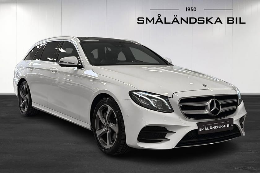 Bild 2 av Mercedes-Benz E 220 T d 4MATIC AMG Line Panorama Drag 194hk