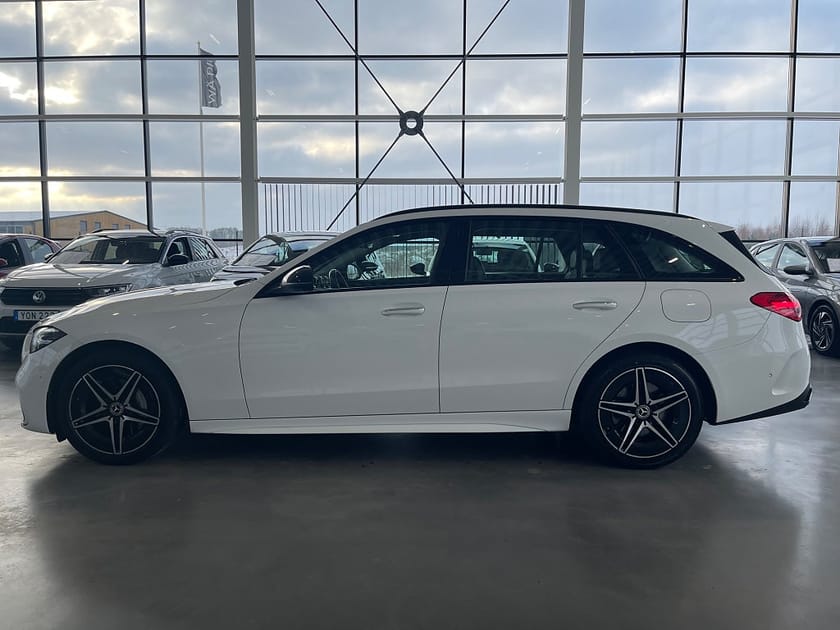 Bild 2 av Mercedes-Benz C 300 T e 300E 9G-T | AMG | Night | Premium | 360