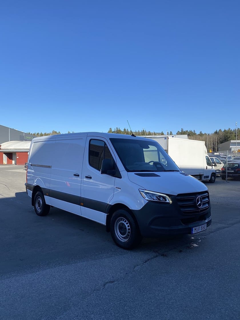 Bild 2 av Mercedes-Benz eSprinter 420 81 kWh A2 Select Lågt tak