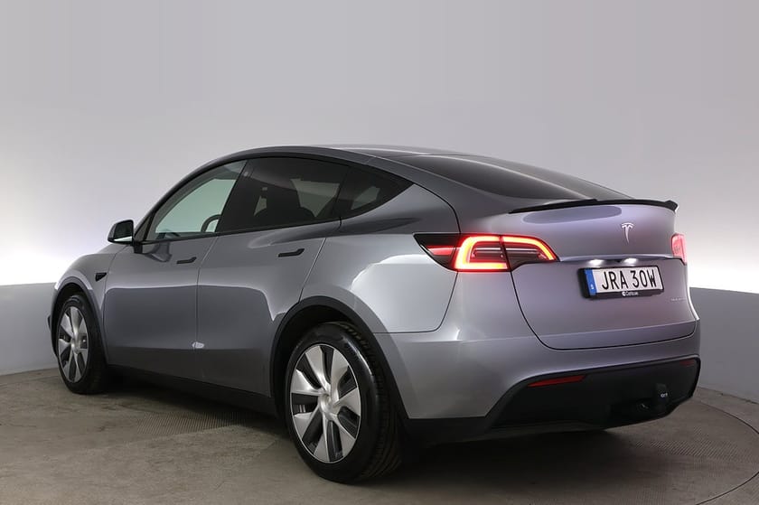 Bild 4 av Tesla Model Y Long Range AWD EAP Uppg.AP Pano Drag