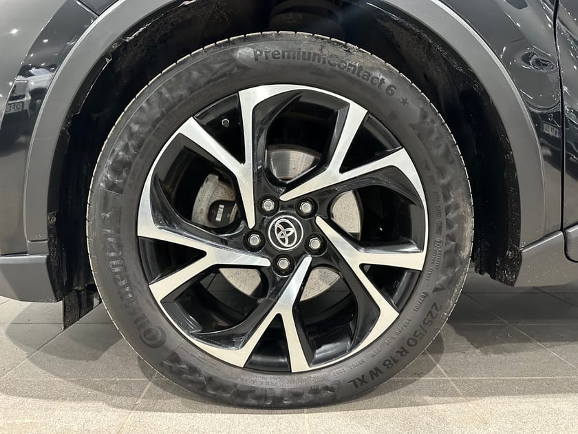 Bild 3 av Toyota C-HR Hybrid – X-Edition, Ljudsystem JBL, Parkerings kamera