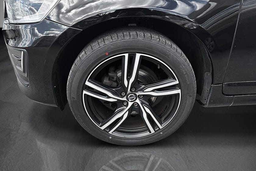 Bild 3 av Volvo XC60 D4 AWD Auto R-Design Pano D-Värm B-Kamera Drag GPS Eu6