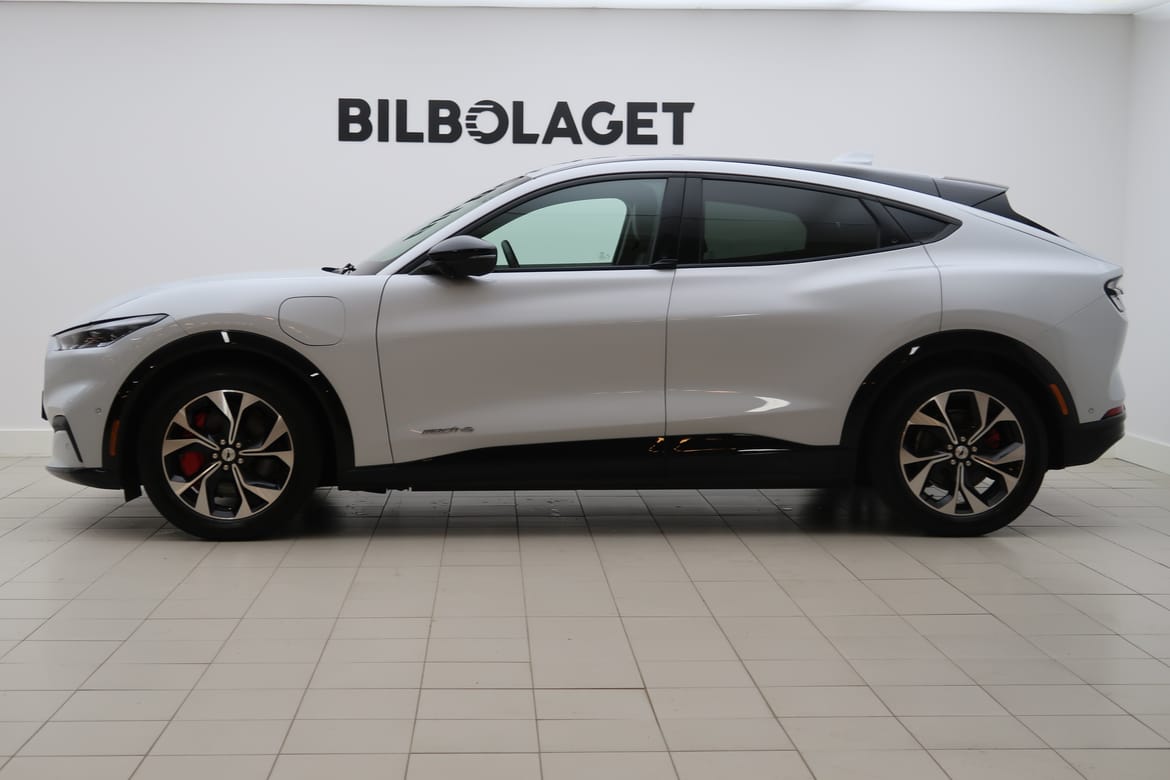 Ford Mustang Mach-E 2022 - miniatyr 3