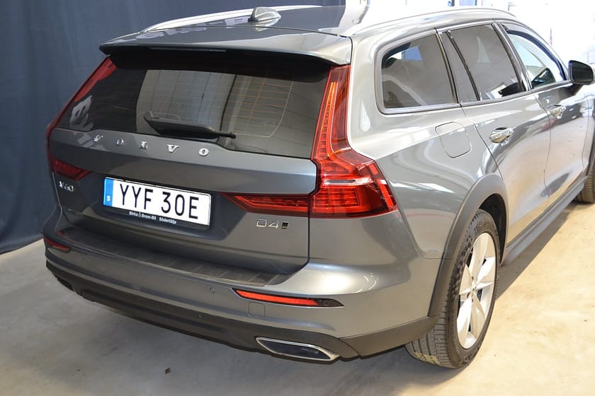 Bild 2 av Volvo V60 Cross Country D4 AWD Geartronic Momentum 190hk drag+voc