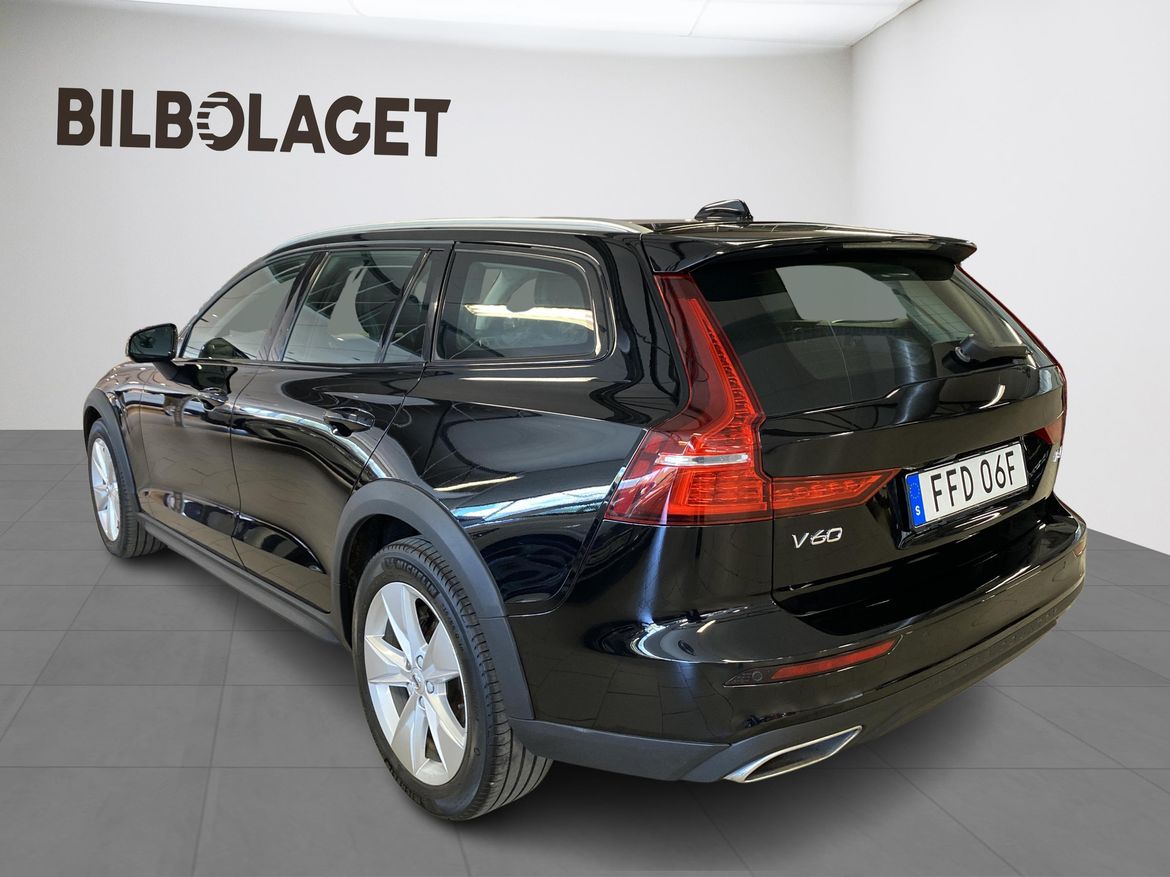 Volvo V60 2022 - miniatyr 3