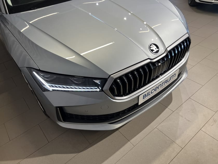 Bild 3 av Škoda Superb iV Kombi COMBI SELECTION 1,5 TSI 204 HK 6 VXL DSG
