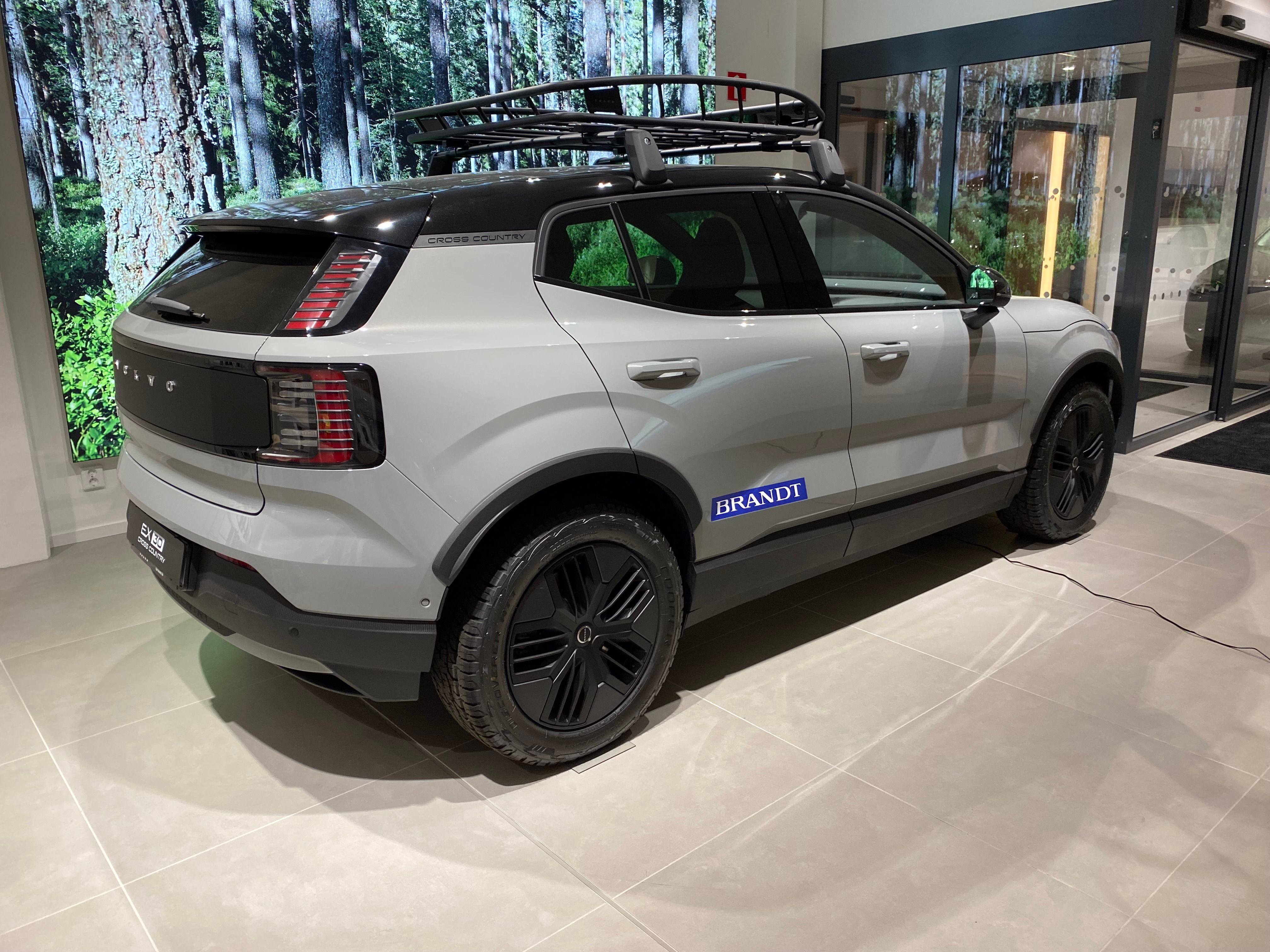 Volvo EX30 Cross Country Twin Motor Performance