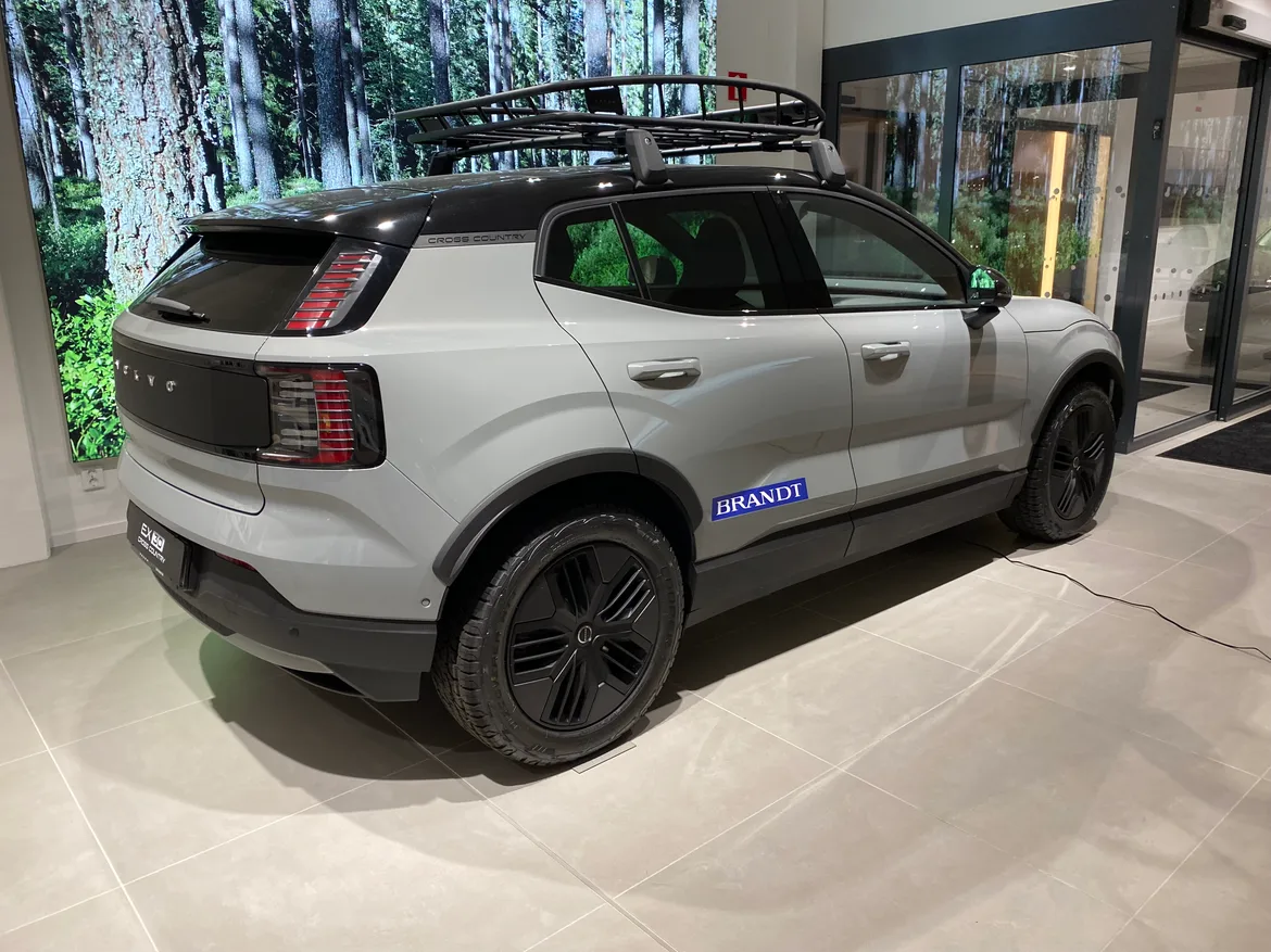 Volvo EX30 Cross Country Twin Motor Performance