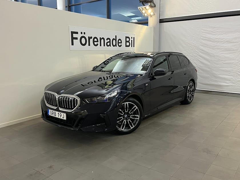 Bild 1 av BMW 530e xDrive Touring 4,95 ränta M Sport Drag H/K Panorama