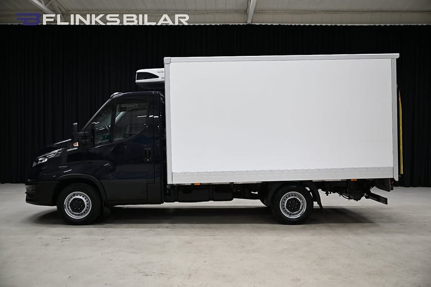 Bild 2 av Iveco Daily 35-140 Chassi Cab 136HK Automat|Volymskåp|Bakgavellyft|Kylbil|Nattkyla