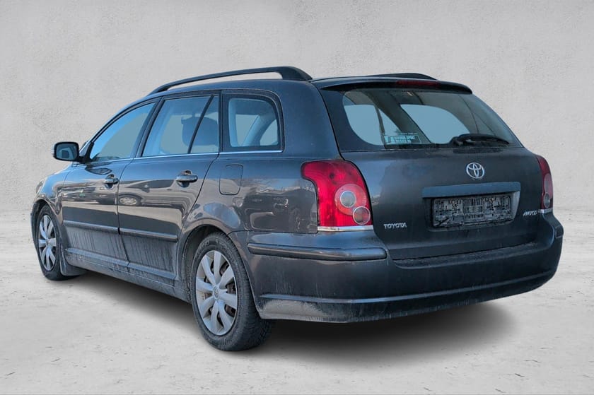 Bilde 4 av Toyota Avensis Stasjonsvogn Billigbil - Må EU godkjennes