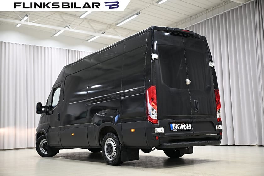 Bild 3 av Iveco Daily 35-140 Van 136HK Automat|Inredd|Webasto|3.5ton-dragvikt|Leasbar
