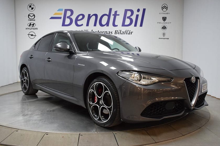 Bild 1 av Alfa Romeo Giulia 2.0T Q4 Veloce 280 hk Carplay