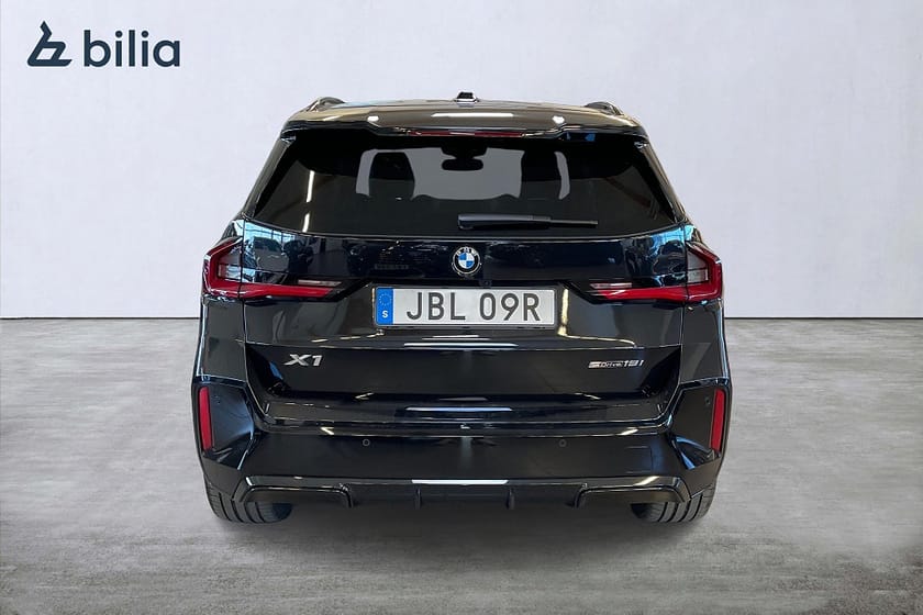 Bild 4 av BMW X1 sDrive18i M Sport Innovation 360 Kamera Head-Up Drag