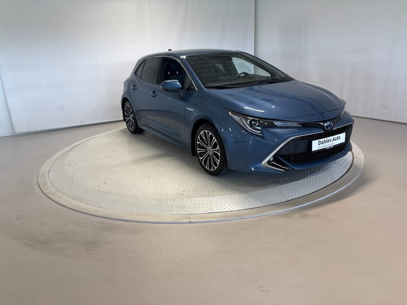 Bilde 1 av Toyota Corolla Hybrid 1,8 Executive ACC/Navi/Delskinn/Kam/Oppv.ratt