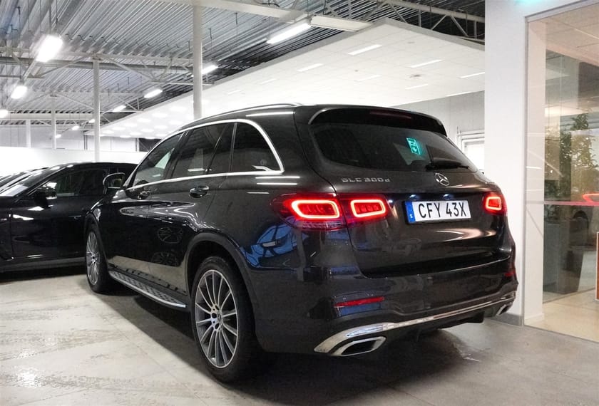 Bild 4 av Mercedes-Benz GLC 300 d 4MATIC AMG Line Pano Drag 360° Burmester