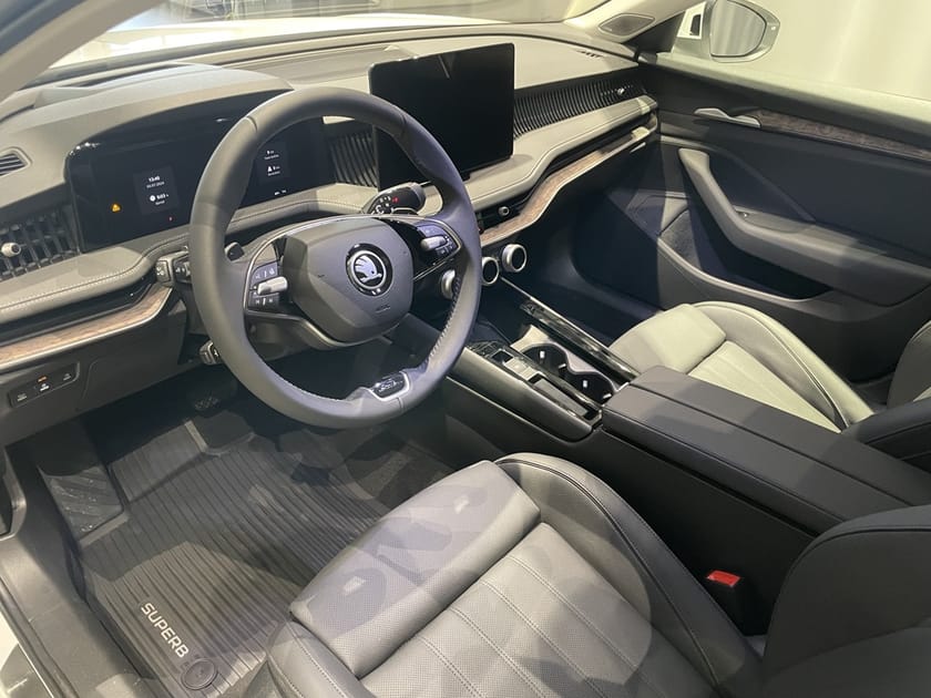 Bild 4 av Škoda Superb iV Kombi L&K Plug-in 204hk Panorama
