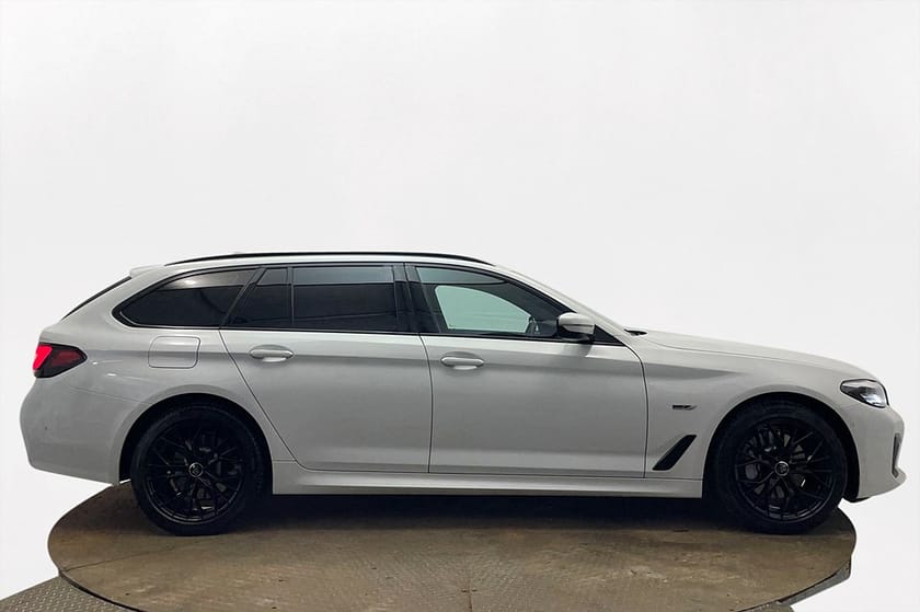 Bild 4 av BMW 530e Touring M Sport Drag Cockpit Nav Kamera Läder MOMS 292hk