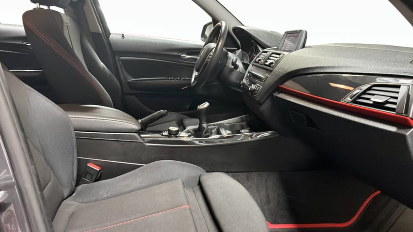 Bild 3 av BMW 118d D Sportline P-Sensor Farthållare Blåtand 143hk