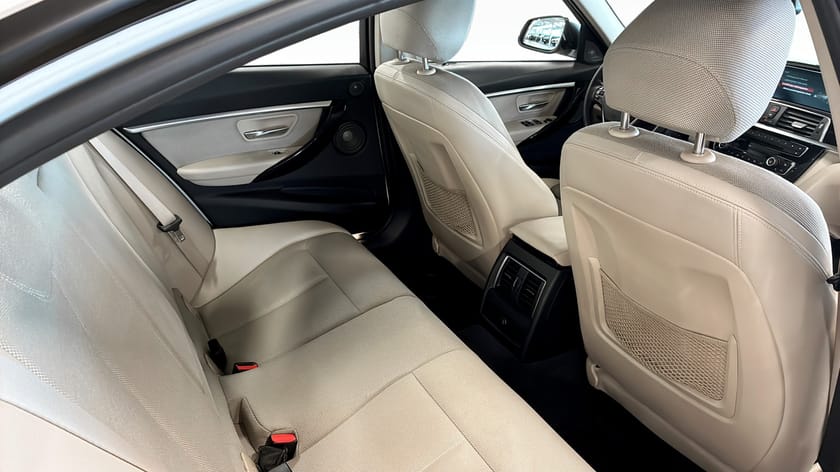 Bild 5 av BMW 330e Sedan iPerformance Sport Line Backkamera H/K Navigation