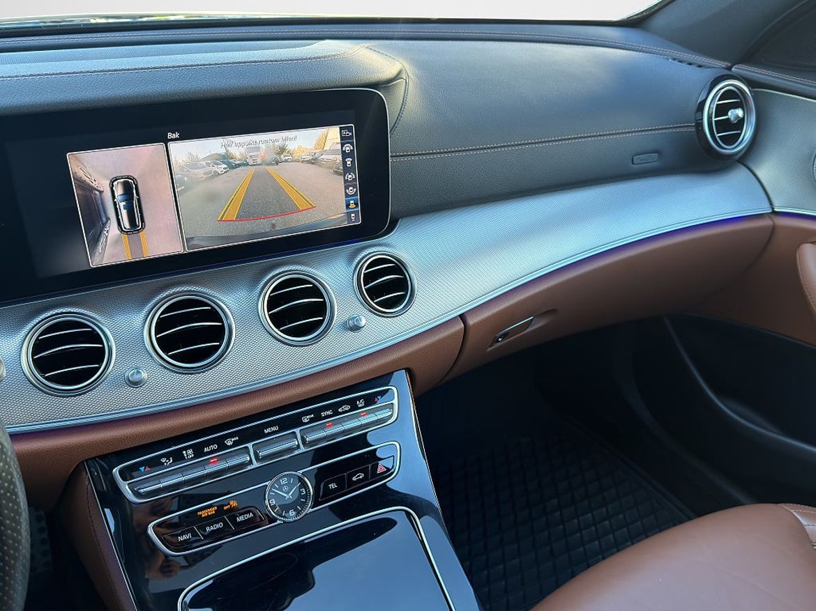 Mercedes-Benz E 220 T d, bild 12 av 19