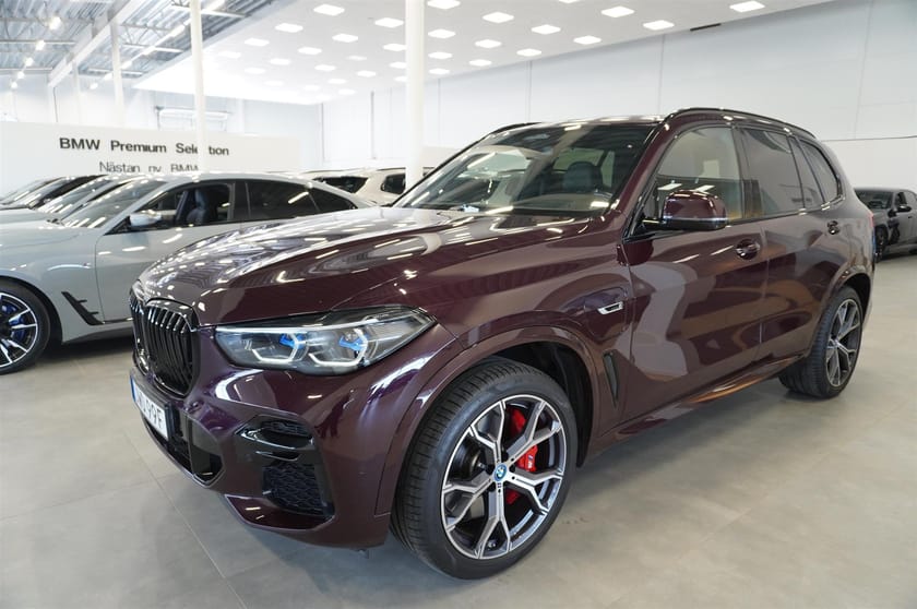 Bild 3 av BMW X5 xDrive45e iPerformance M-Sport Individual Komfortstol Innov Edt hk DAP
