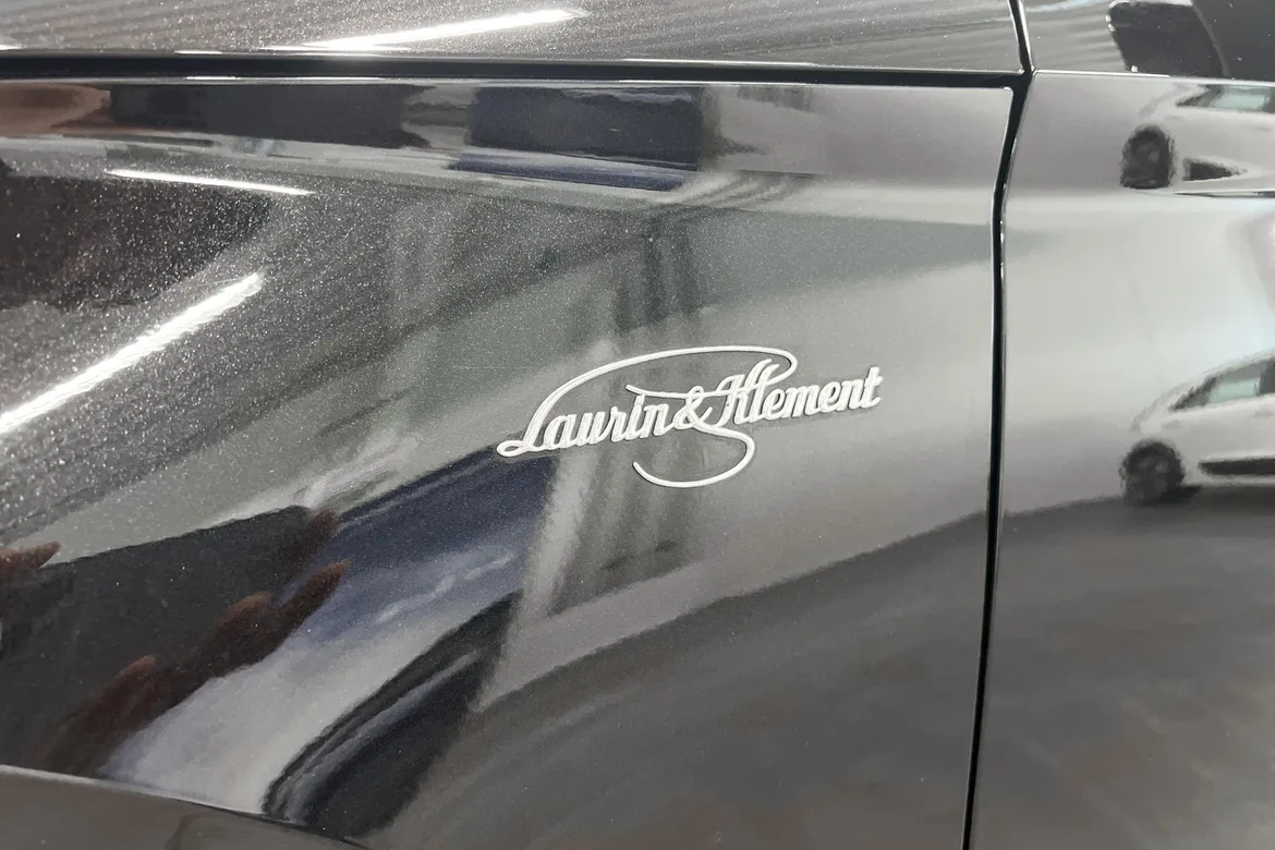 picture of a car