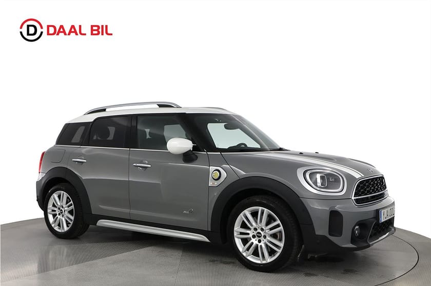 Bild 4 av MINI Countryman Cooper SE ALL4 10 kWh 220HK MAXIMIZE PANO H/K® B-KAMERA