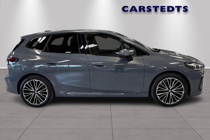 Bild 2 av BMW 230e xDrive Active Tourer Laddhybrid