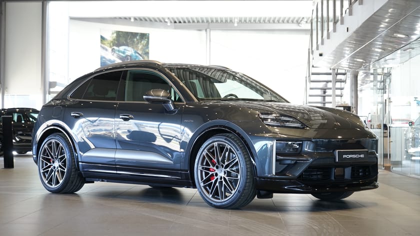 Bild 1 av Porsche Macan Turbo Electric 