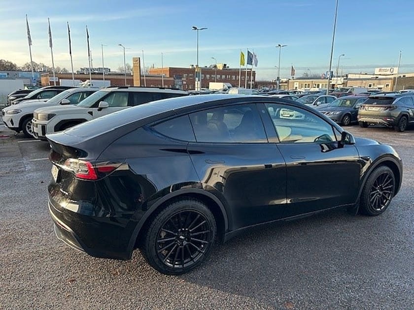 Bild 4 av Tesla Model Y Long Range AWD 514 hk / 1 ägare / Leasebar / 3,95% Ränta