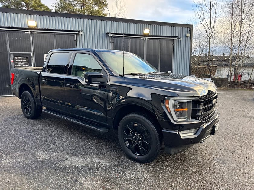 Bild 1 av Ford F-150 SuperCrew Lariat 5.0 V8 4x4 LÅG SKATT!