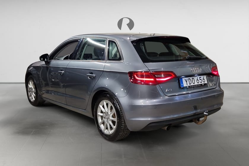Bild 5 av Audi A3 Sportback SB 1.2 TFSI 110 HK ATTRACTION M&K PDC 492KR/ÅR 11800MIL
