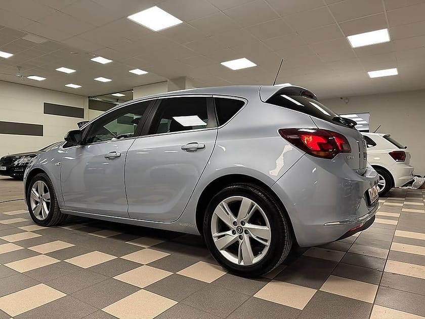 Bild 5 av Opel Astra 1.4 Turbo Automat Enjoy 140 Hk