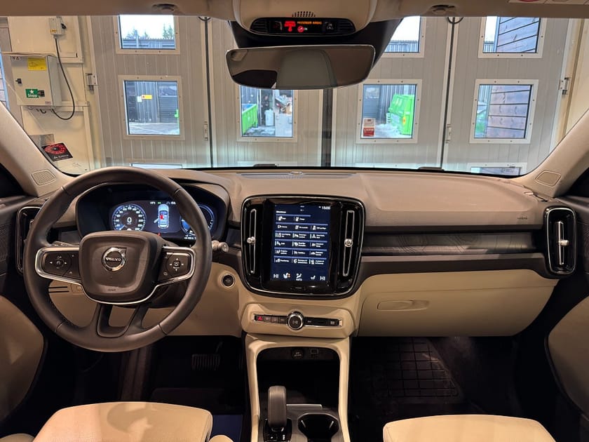 Bild 5 av Volvo XC40 Recharge T4 DCT Core Bright Läder Gps Blis Värmare VOC