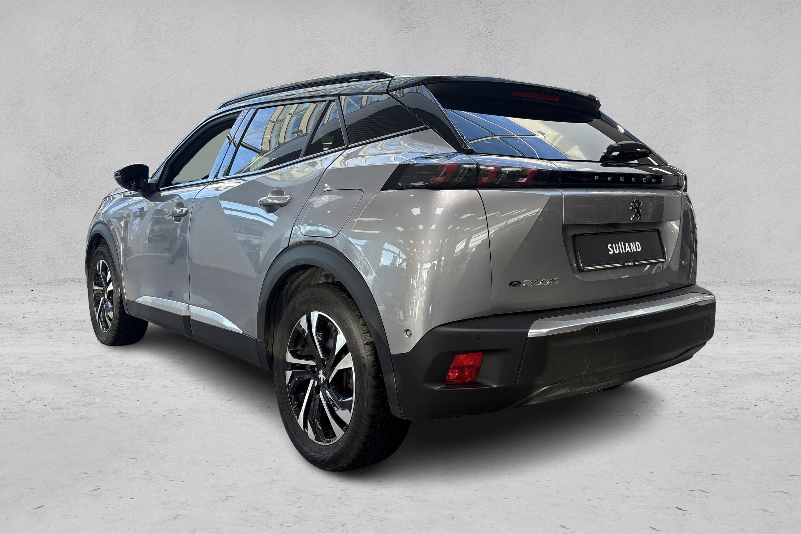 Thumnail bilde 2 av Peugeot e-2008