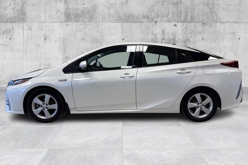 Bilde 2 av Toyota Prius Plug-in Hybrid PHEV ACC/Solcelletak/Ryggekamera/Keyless/Navi++