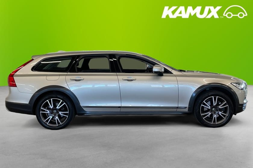 Bild 2 av Volvo V90 Cross Country D5 AWD Geartronic 235hk  B-kam Navi Adp-farth Keyless Drag