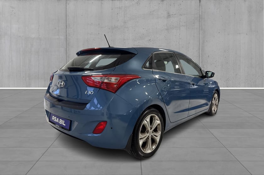 Bilde 4 av Hyundai i30 5-dørs 1,6L 110hk, Soltak, rattvarme, Maneull