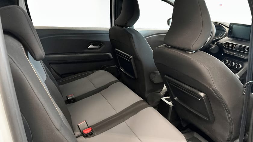 Bild 5 av Dacia Jogger 7-sätes EXTREME TCE 110 7-SITS Privatleasa fr 2990kr/mån