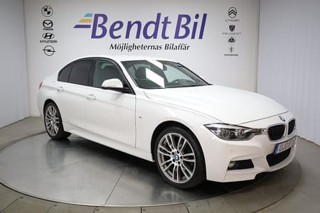 BMW 320d xDrive Sedan M Sport / Läder / Navigation / Drag / HiFi