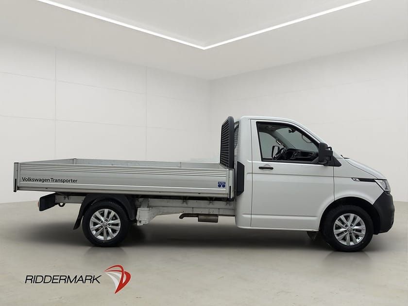 Bild 2 av Volkswagen Transporter Chassi Cab Flakbil Värm 3-Sits Drag CARPLAY Moms