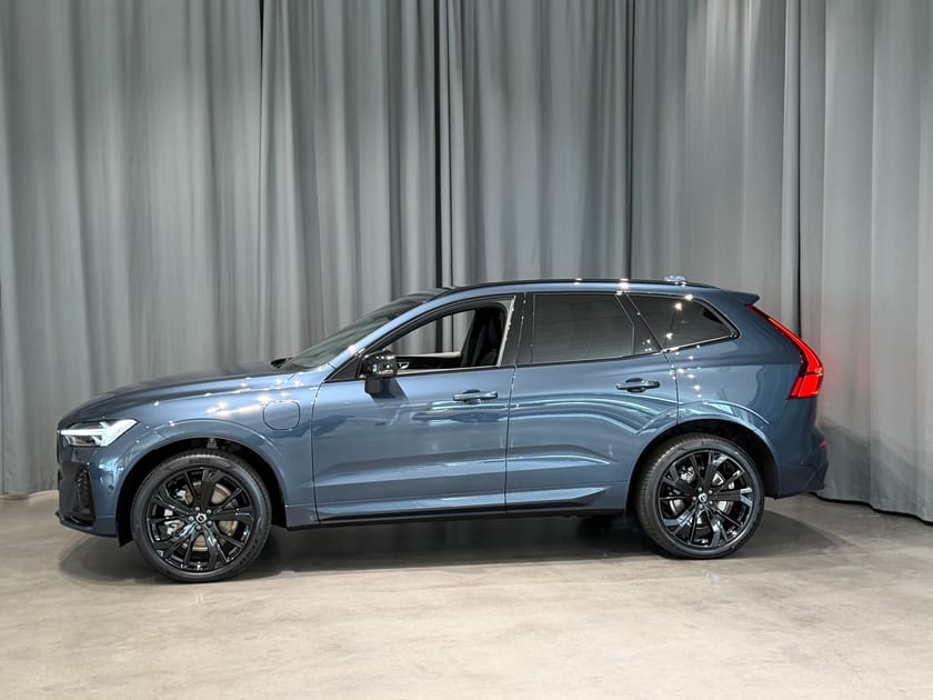 Bild 2 av Volvo XC60 T6 Plus Black Nordic Edition Lagerbil