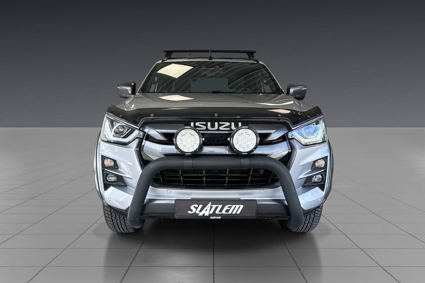 Bilde 2 av Isuzu D-Max Dobbelcab PREMIUM/DEFA/HJULBUELISTER/BØYLER/KAMERA/KROK