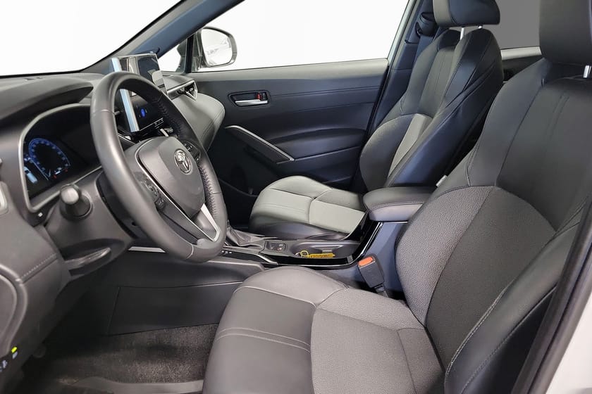 Bild 4 av Toyota Corolla Cross Hybrid AWD-i 2,0 Executive / Vinterhjul