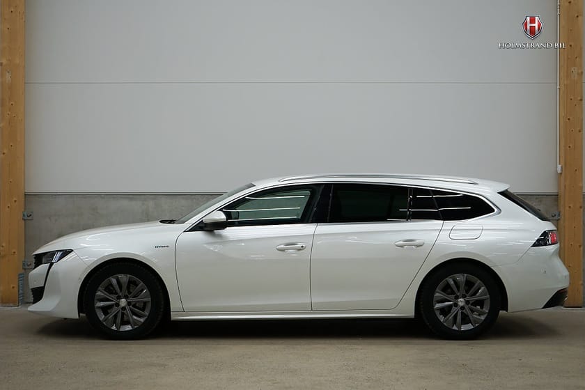 Bild 1 av Peugeot 508 SW Hybrid EAT Allure Drag Carplay 360-kamera Nyservad