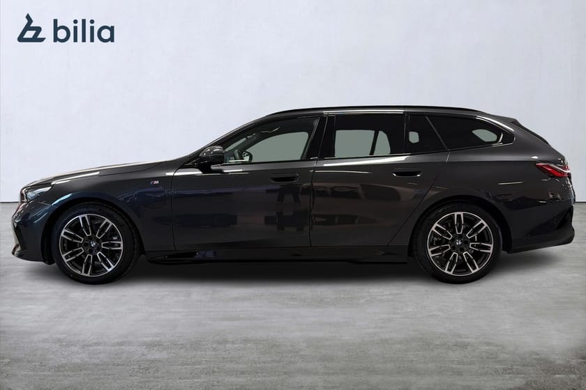 Bild 3 av BMW 530e xDrive Touring M-sport | Drag | Aktiv farth. | 19"